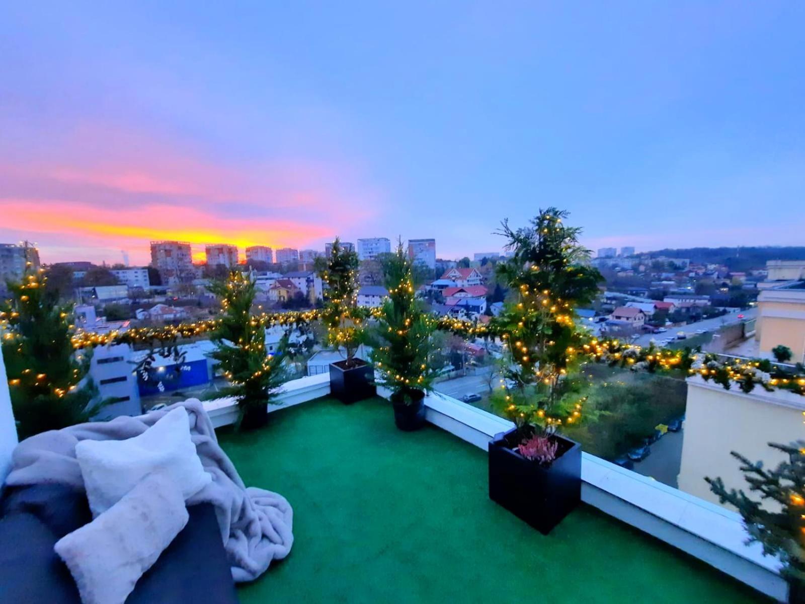 Penthouse Aeroport Iasi Apartment Bagian luar foto