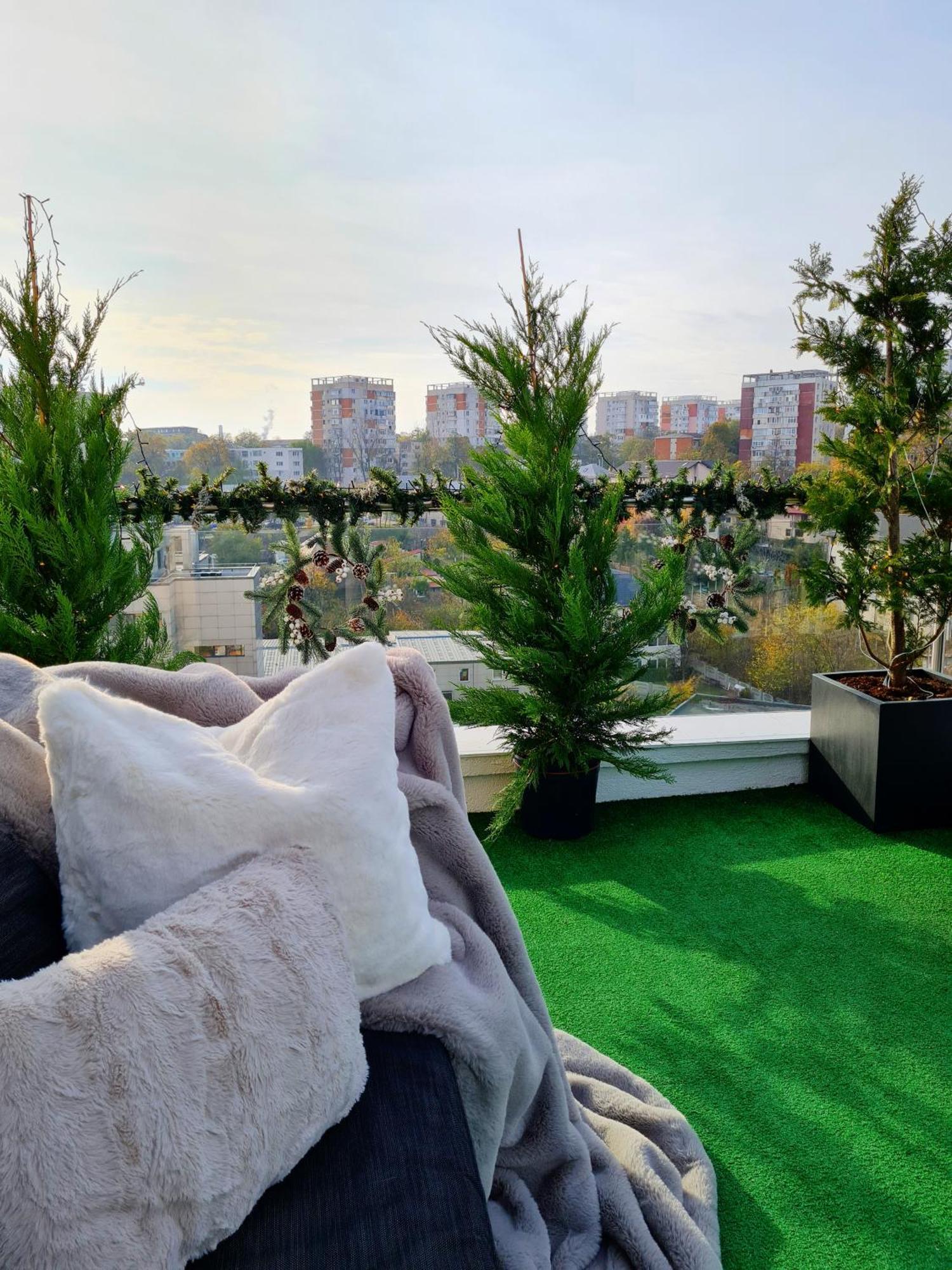 Penthouse Aeroport Iasi Apartment Bagian luar foto