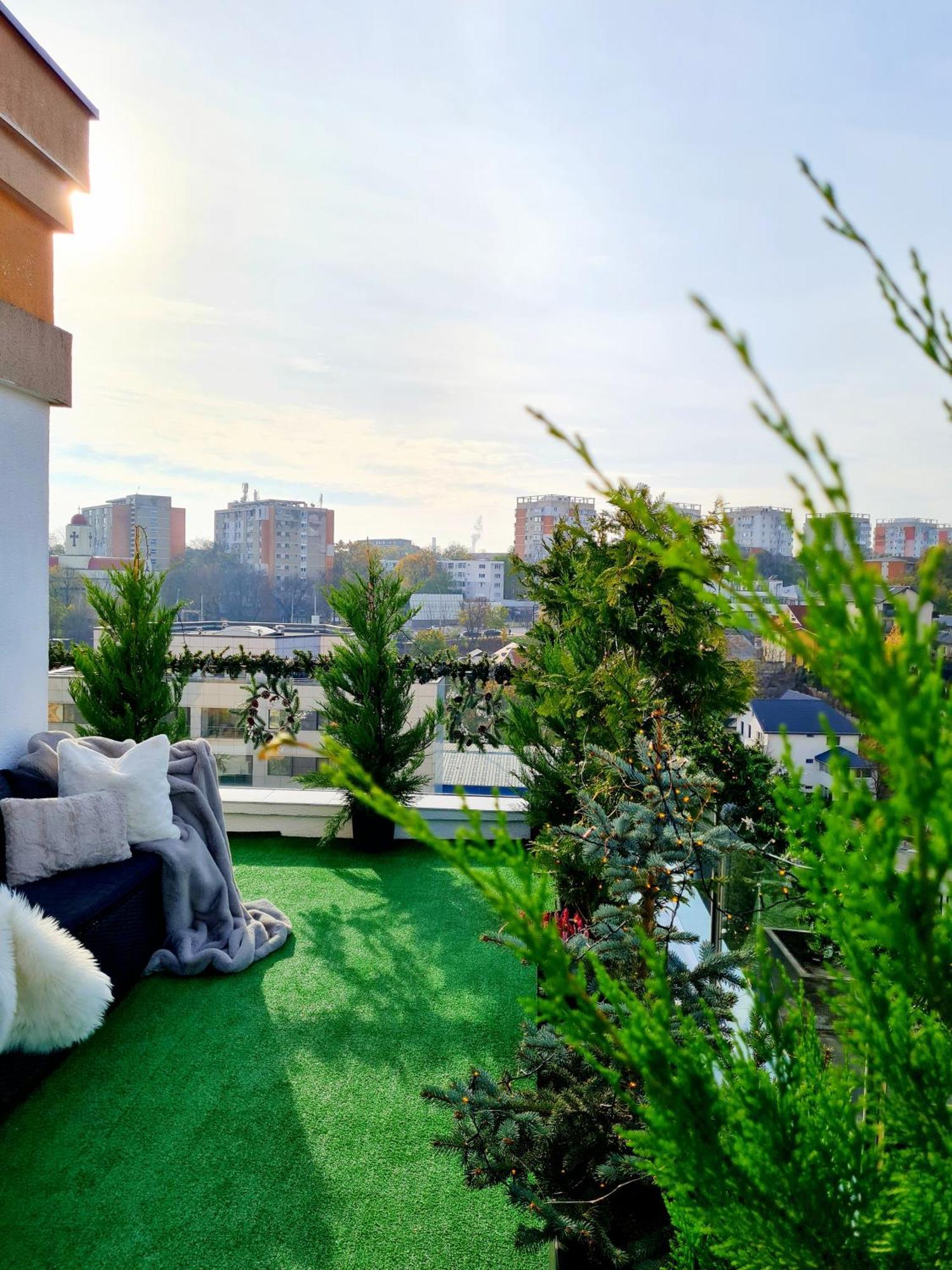 Penthouse Aeroport Iasi Apartment Bagian luar foto