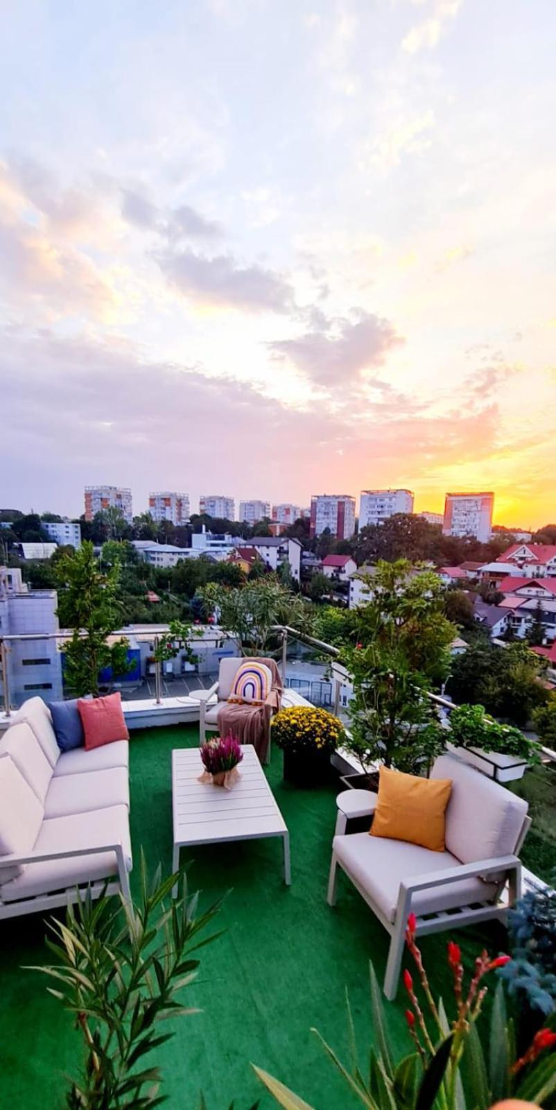 Penthouse Aeroport Iasi Apartment Bagian luar foto