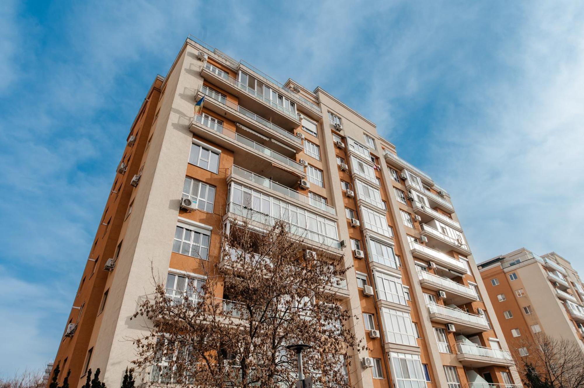 Penthouse Aeroport Iasi Apartment Bagian luar foto